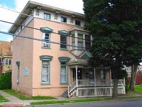 Genevieve Minor Apartments in Utica, NY - Foto de edificio - Building Photo