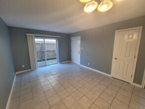 215 Postoffice St, Unit 807 in Galveston, TX - Building Photo - Building Photo