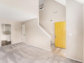 810 SW Pinebrook Village Ct in Blue Springs, MO - Building Photo - Building Photo