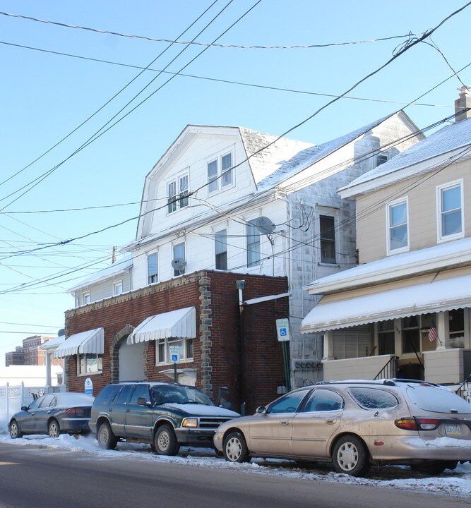 105-107 S Vine St in Hazleton, PA - Foto de edificio