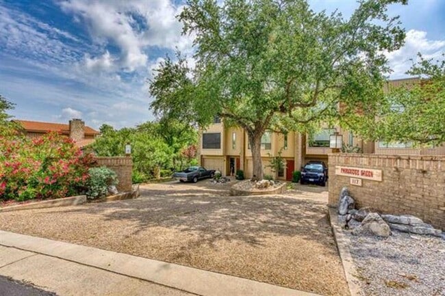 property at 117 Lost Spur