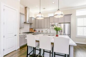 5309 Blossom St in Houston, TX - Building Photo - Building Photo