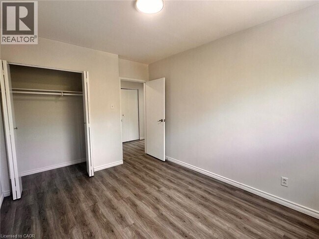 232 Louisa St in Kitchener, ON - Building Photo - Building Photo