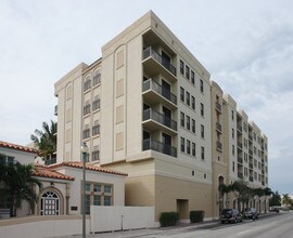 The Lucerne in Lake Worth, FL - Building Photo - Building Photo
