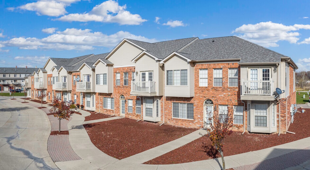 45558 Evansway Dr, Unit 45558 Evansway Dr. in Shelby Township, MI - Building Photo