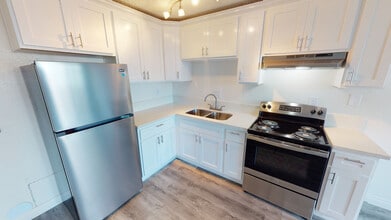 5th Street Apartments- Luxurious Bedrooms with Covered Parking! Call Now! in Los Angeles, CA - Building Photo - Floor Plan