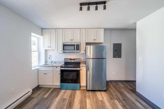 711-719 49th St NE in Washington, DC - Building Photo - Interior Photo