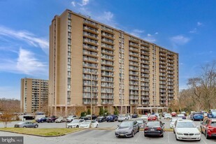 6100 Westchester Park Dr in College Park, MD - Building Photo
