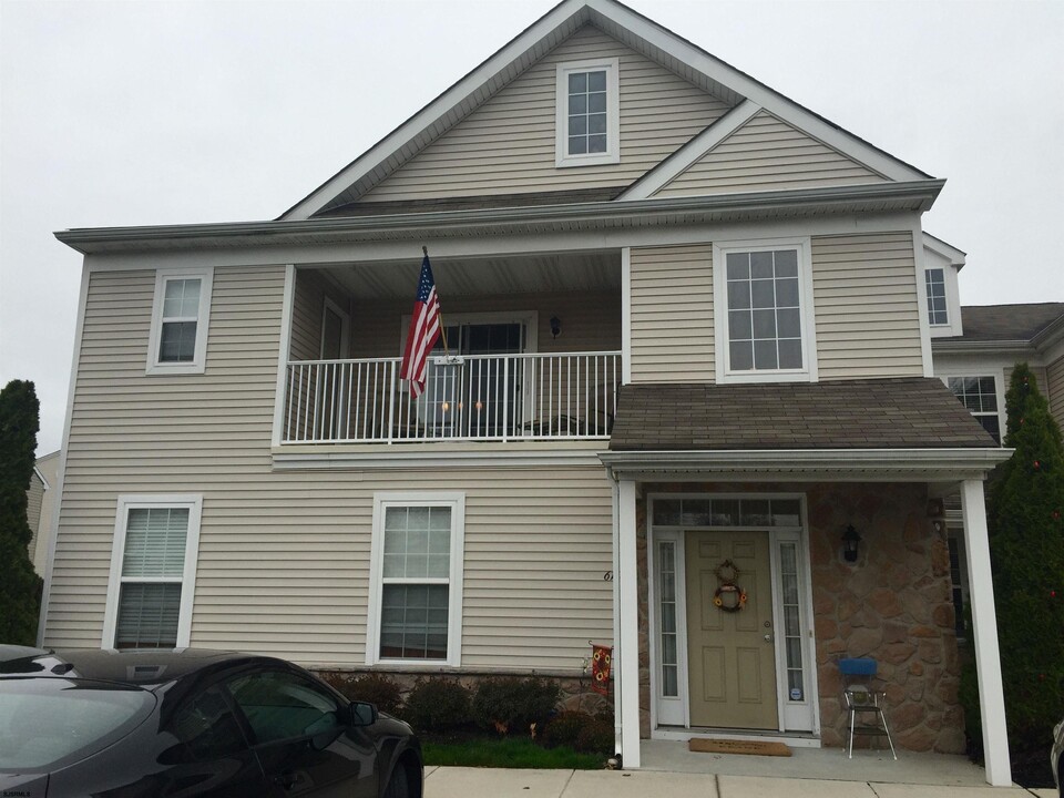 610 London Court II in Egg Harbor Township, NJ - Building Photo