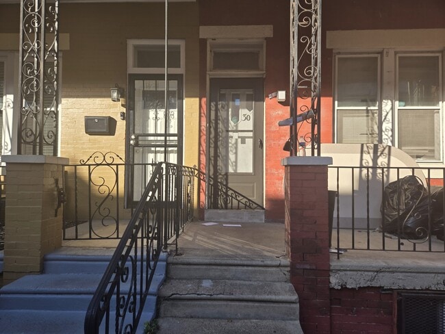 30 N Dewey St in Philadelphia, PA - Building Photo - Building Photo