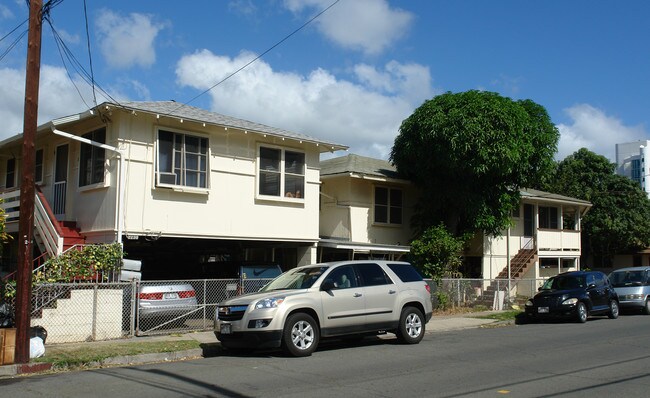 731 Hoawa St in Honolulu, HI - Foto de edificio - Building Photo