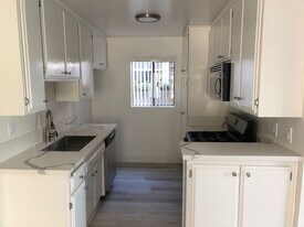 408 N Venice Blvd in Los Angeles, CA - Building Photo