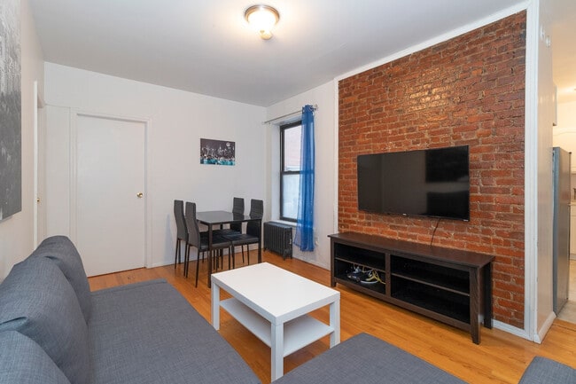 331 E 92nd St, Unit SI ID1058692P in New York, NY - Building Photo - Building Photo