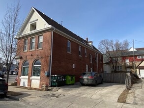 800 E Chambers St in Milwaukee, WI - Foto de edificio - Building Photo