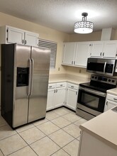 1681 US-98 in Mary Esther, FL - Foto de edificio - Building Photo