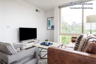8421 Broad St-Unit -FL7-ID815 in McLean, VA - Building Photo - Building Photo