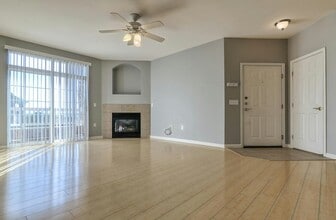 7440 S Blackhawk St in Englewood, CO - Foto de edificio - Building Photo