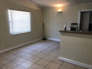 1859 Lauderdale Manor Dr in Fort Lauderdale, FL - Building Photo - Building Photo