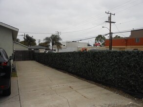 4421 W 169th St, Unit B in Lawndale, CA - Foto de edificio - Building Photo