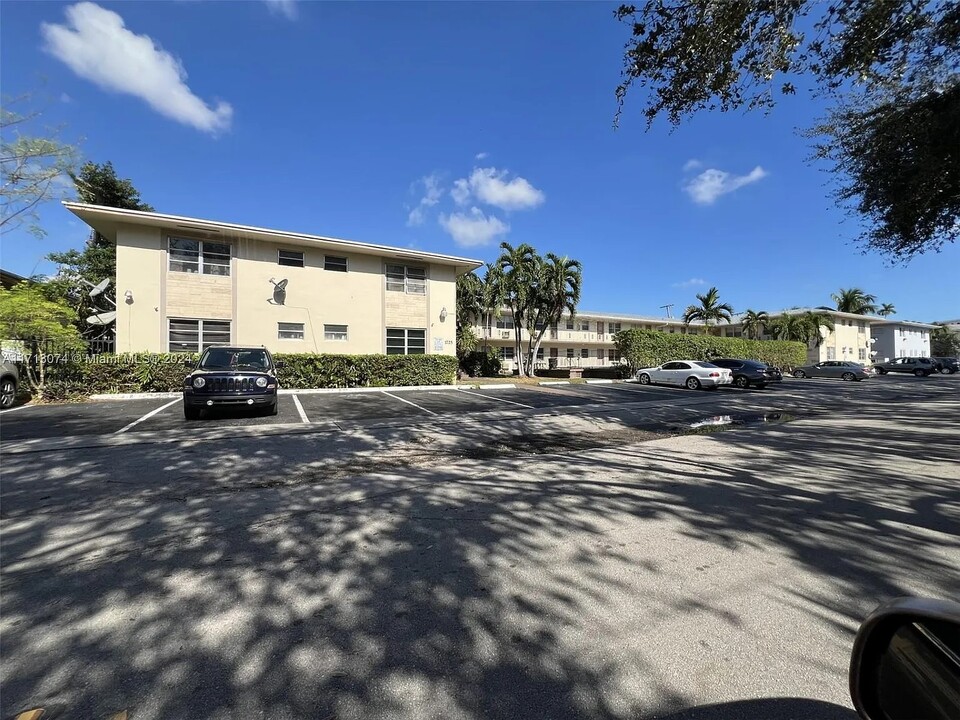 1725 NE 116th Rd, Unit 1 in North Miami, FL - Building Photo