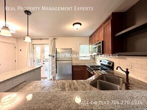 4921 Park Rd in Charlotte, NC - Building Photo - Building Photo