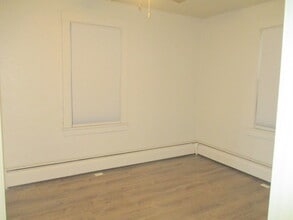 924 Beaver Rd in Ambridge, PA - Building Photo - Building Photo