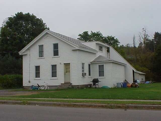 Triplex in Marathon, NY - Foto de edificio