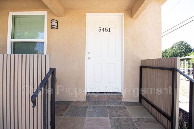 5451 Colfax Ave in North Hollywood, CA - Building Photo - Building Photo