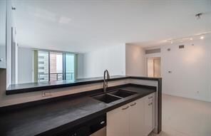 335 S Biscayne Blvd, Unit # 2008 in Miami, FL - Building Photo - Building Photo