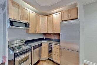 330 E 35th St in New York, NY - Building Photo - Building Photo