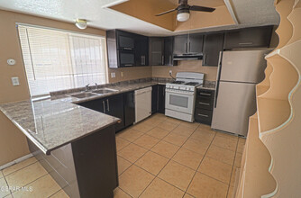 233 Maricopa Dr in El Paso, TX - Building Photo - Building Photo