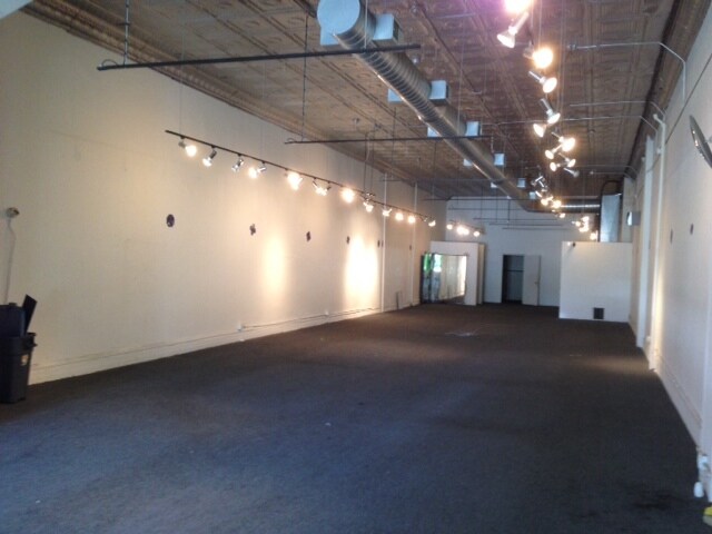 1474 N Milwaukee Ave in Chicago, IL - Building Photo - Interior Photo