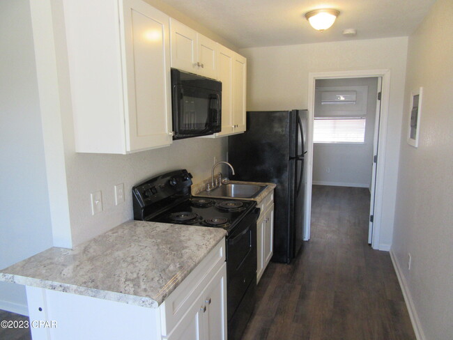 1400 Gulf Ave in Panama City, FL - Building Photo - Building Photo