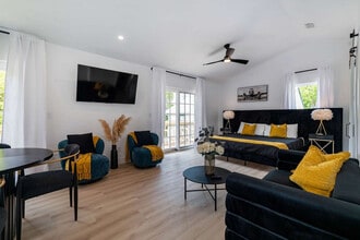 30 W Castillo Dr in St. Augustine, FL - Building Photo - Building Photo