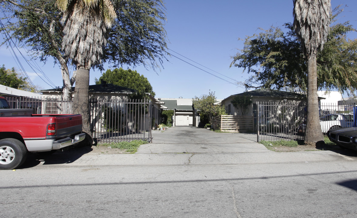 12117 Hart St in North Hollywood, CA - Building Photo