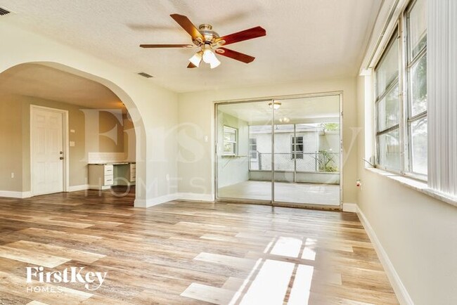 9305 Ledgestone Ln in Port Richey, FL - Building Photo - Building Photo