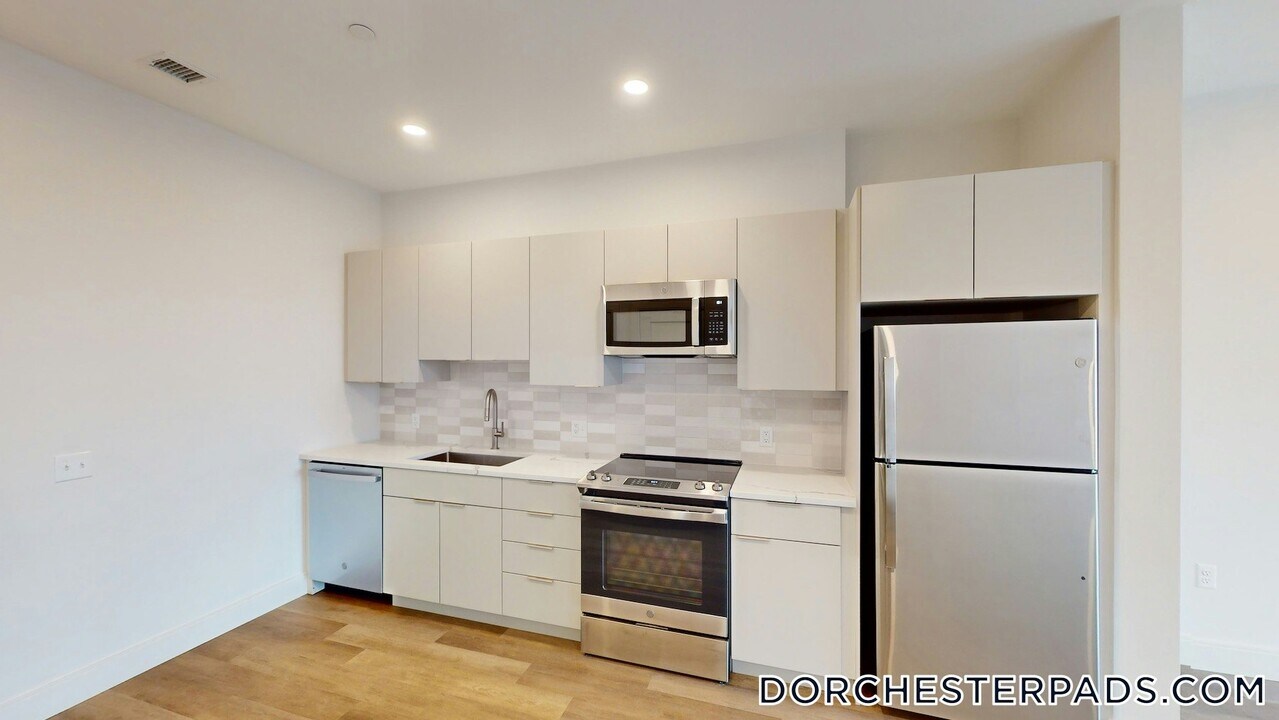 959 Dorchester Ave in Boston, MA - Building Photo