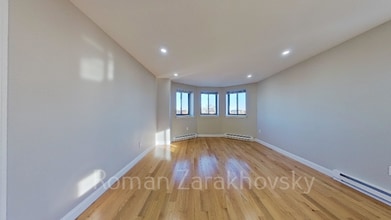 1198 Commonwealth Ave in Boston, MA - Foto de edificio - Building Photo