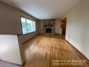4108 Poplar Bridge Rd in Bloomington, MN - Building Photo - Building Photo
