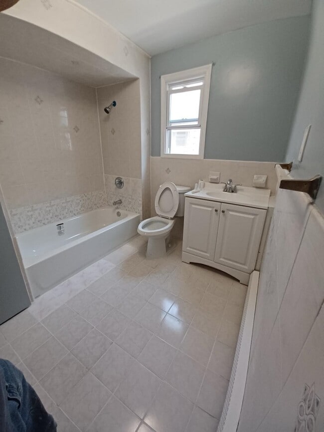 6108 Durham Ave in North Bergen, NJ - Building Photo - Building Photo