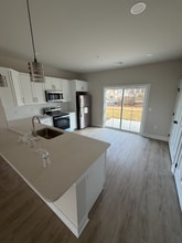 1411 Greenview Dr, Unit 1 in Bethlehem, PA - Foto de edificio - Building Photo