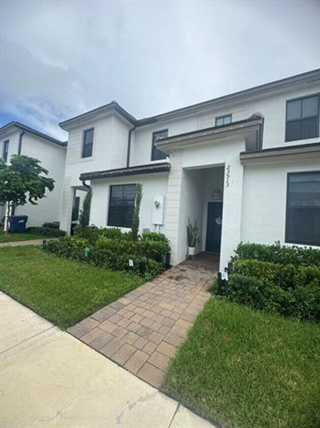 23513 SW 127th Pl in Homestead, FL - Building Photo - Building Photo