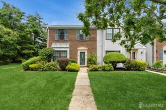 391 Danbury Ln in East Brunswick, NJ - Building Photo - Building Photo