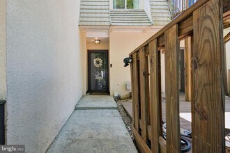 1662 Valencia Way in Reston, VA - Building Photo - Building Photo