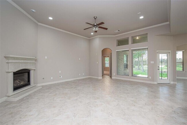 2048 Brookmont Dr in Conroe, TX - Building Photo - Building Photo