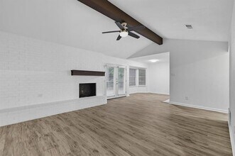6105 Melody Ln in Watauga, TX - Building Photo - Building Photo
