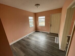 801 Georgia Ave in Forest Park, GA - Foto de edificio - Building Photo