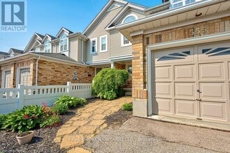 555 Mariner Dr in Waterloo, ON - Building Photo - Building Photo