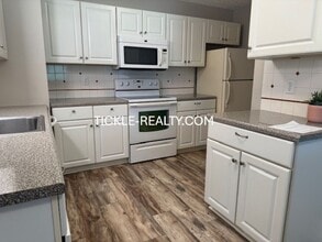 23 Great Wood Ct in Fairport, NY - Building Photo - Building Photo