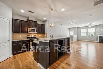 8285 Viewpoint Lane in Cornelius, NC - Building Photo - Building Photo